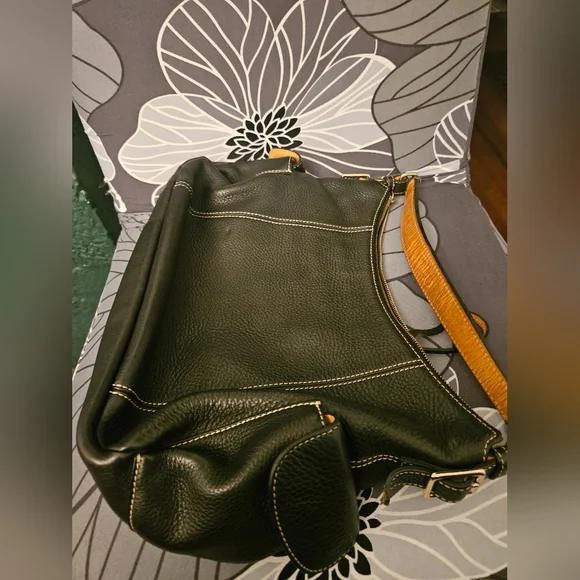 Dooney & Bourke Black and Tan Hobo Bag - Picture 5 of 8